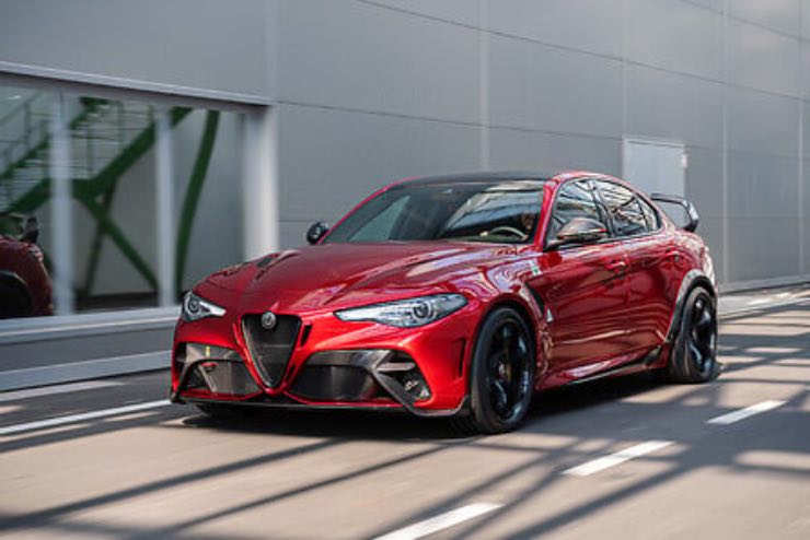 Alfa Romeo vendite calo Giulia