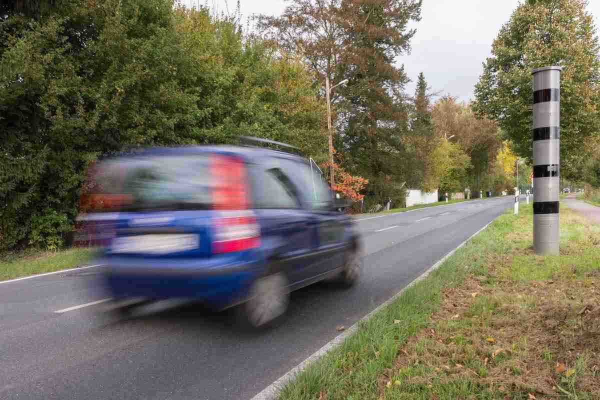 Automobile italiana limite di velocità