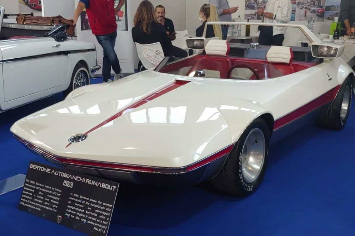 Runabout progetto Bertone cabriolet italiana dimenticata 