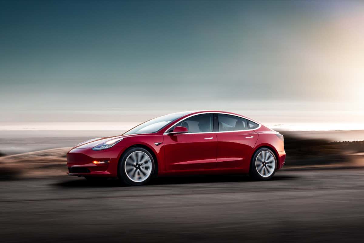 Tesla Model 3 record vendite