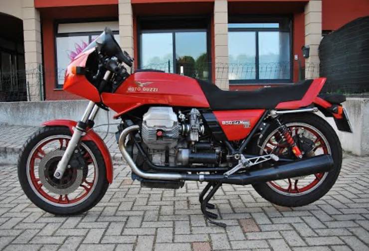 Moto Guzzi Le Mans modello italiano segreto elegante 