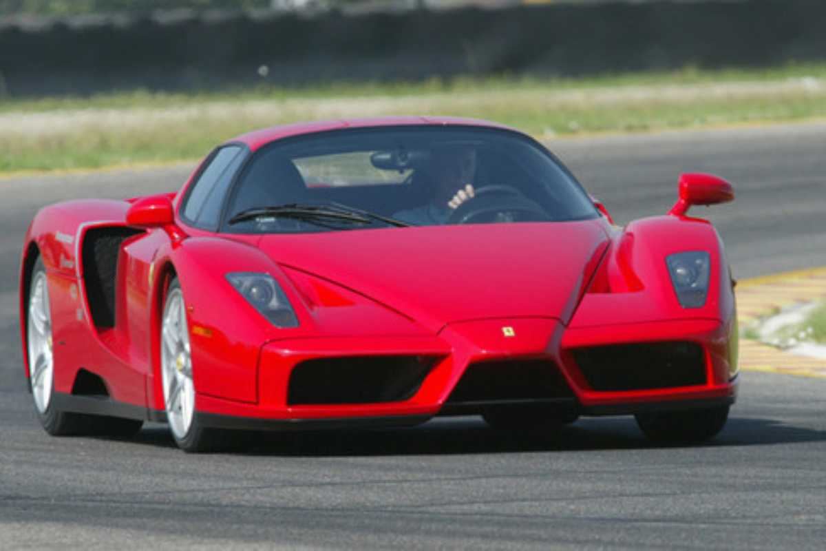 Ferrari Enzo record chilometri